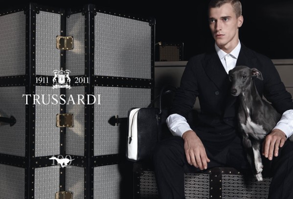 Dumas, Diane e Enchante Bleu testimonial per la Campagna del centenario Trussardi